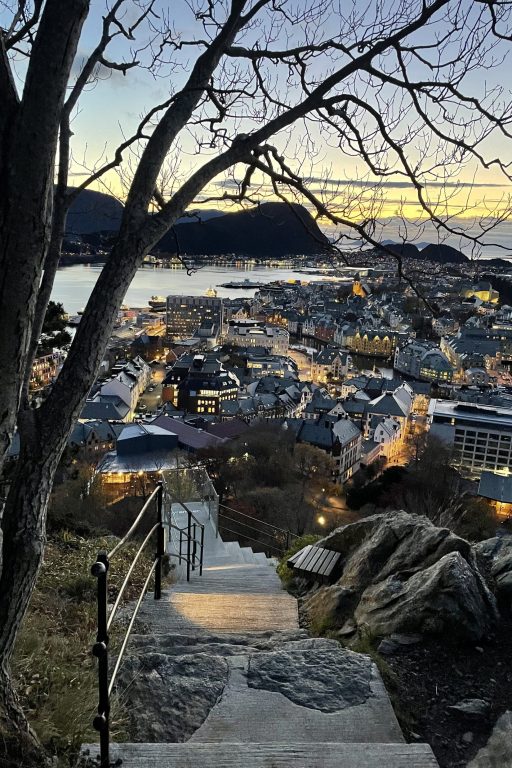 Utsikt fra Aksla mot Ålesund